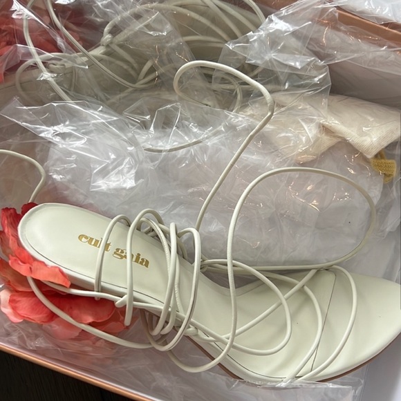 SOLD Cult Gaia White Petal EFFIE SANDAL - Picture 3 of 11